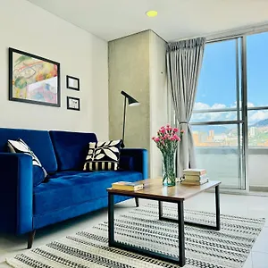 loft-luminoso-y-moderno-con-excelentes-vistas.colombiamedellinhotels.com/